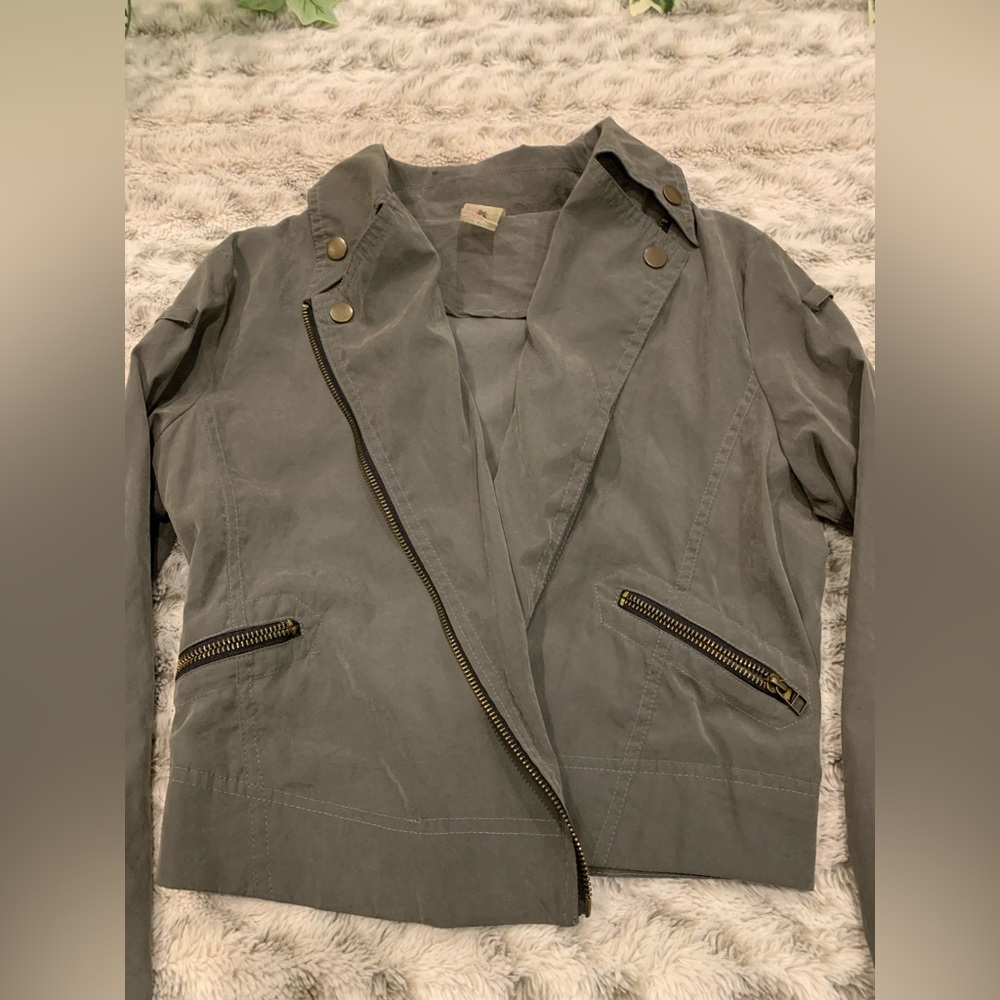 Gray jacket - Picture 2 of 3